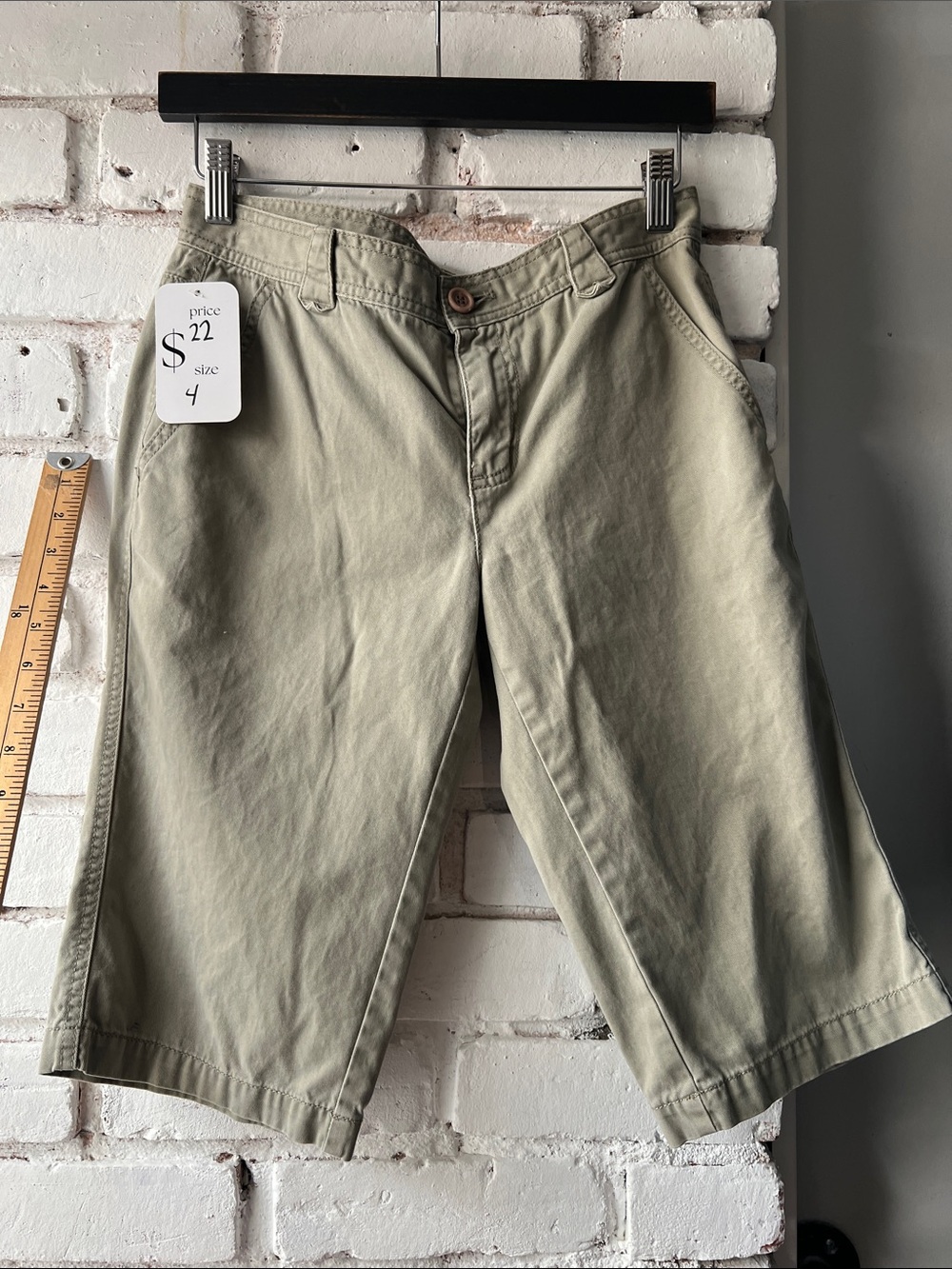 DKNY Men's Light Olive Cotton Jean Shorts size 4
